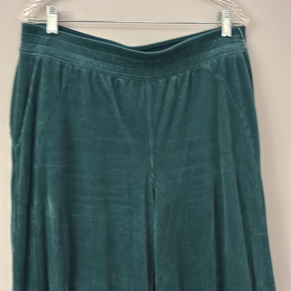 Lululemon Scuba Track Jacket & Mid-Rise Wide-Leg Pants - Picture 11 of 16